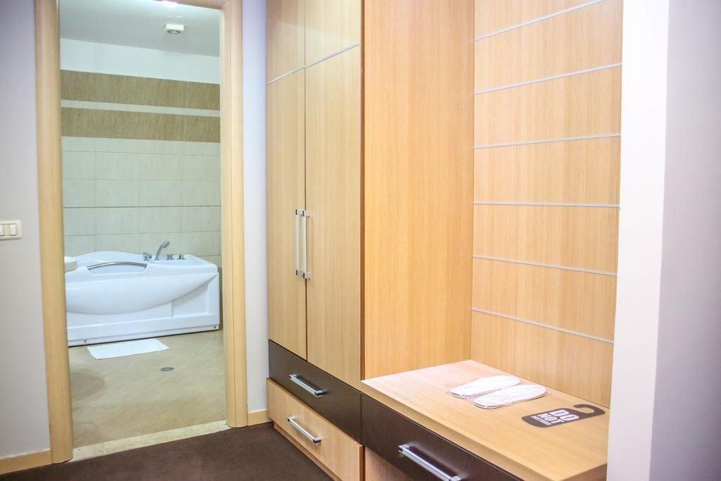 Hotel Vila Aeroport Rinas ภายนอก รูปภาพ