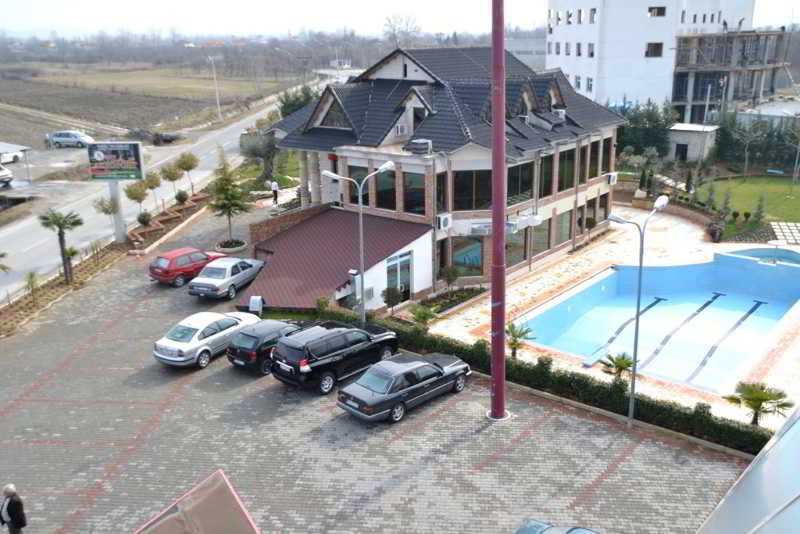 Hotel Vila Aeroport Rinas ภายนอก รูปภาพ